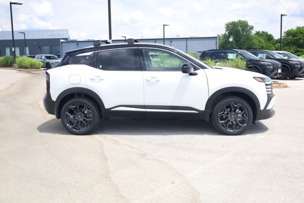 New 2026 Nissan Kicks SR SUV