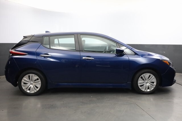 2024 Nissan Leaf S photo 3