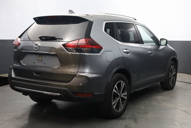 2020 Nissan Rogue SV photo 3