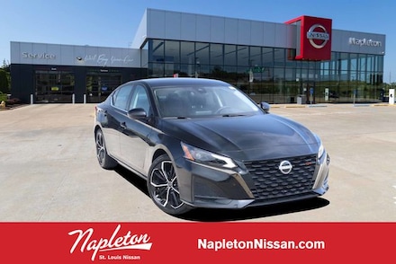 2025 Nissan Altima SR Sedan