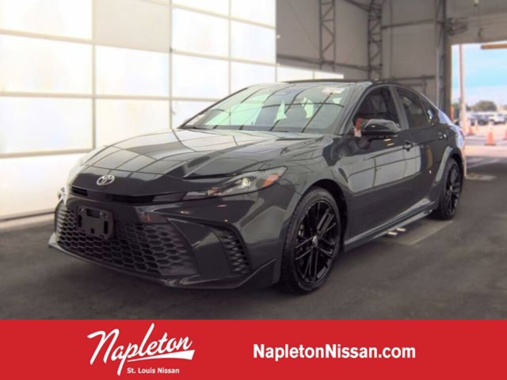 Used 2025 Toyota Camry SE Sedan