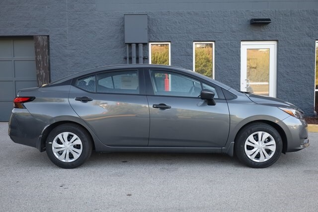 2025 Nissan Versa S photo 3