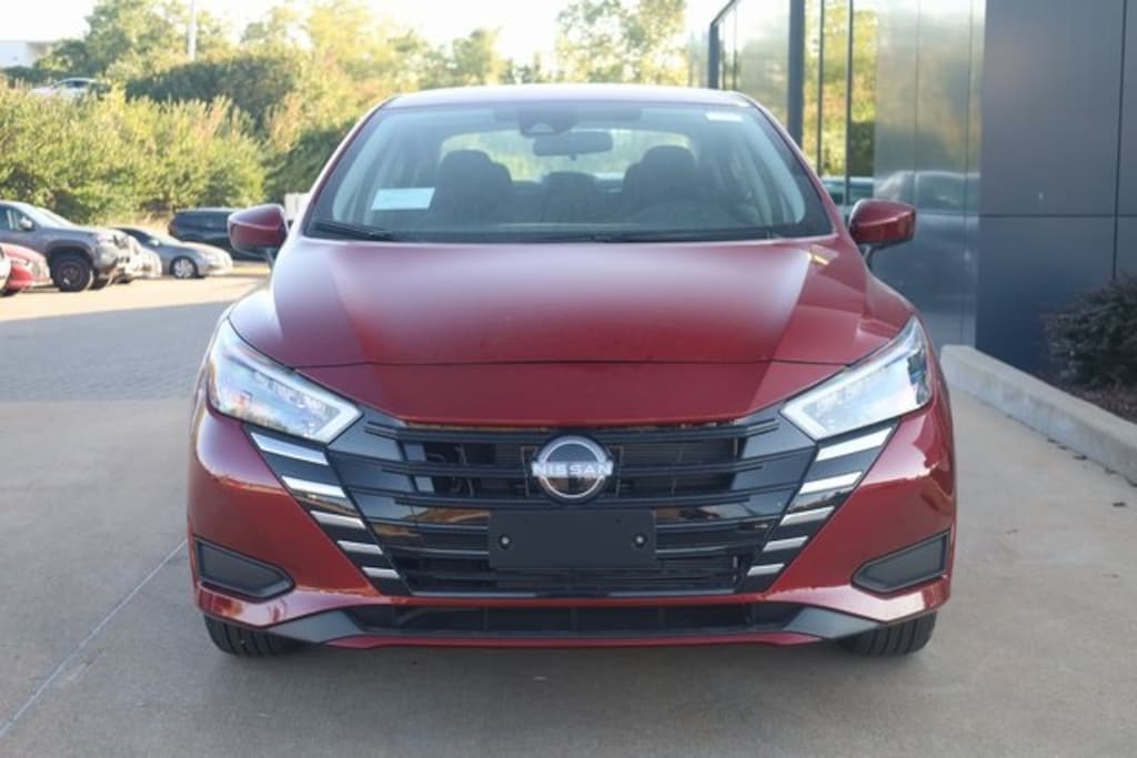 New 2025 Nissan Versa 1.6 SV Sedan