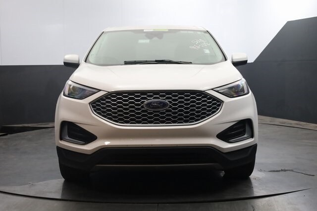 2024 Ford Edge SEL photo 2