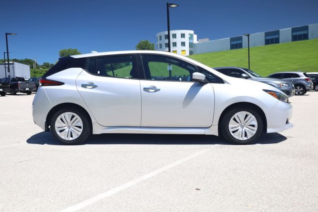 Used 2024 Nissan LEAF S Hatchback