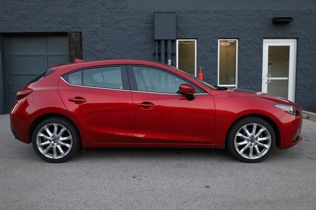 2016 Mazda Mazda3 s Grand Touring photo 3