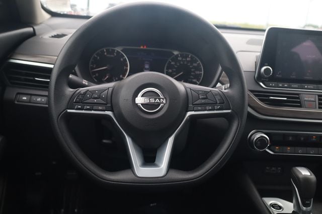 2025 Nissan Altima SV - Photo 11