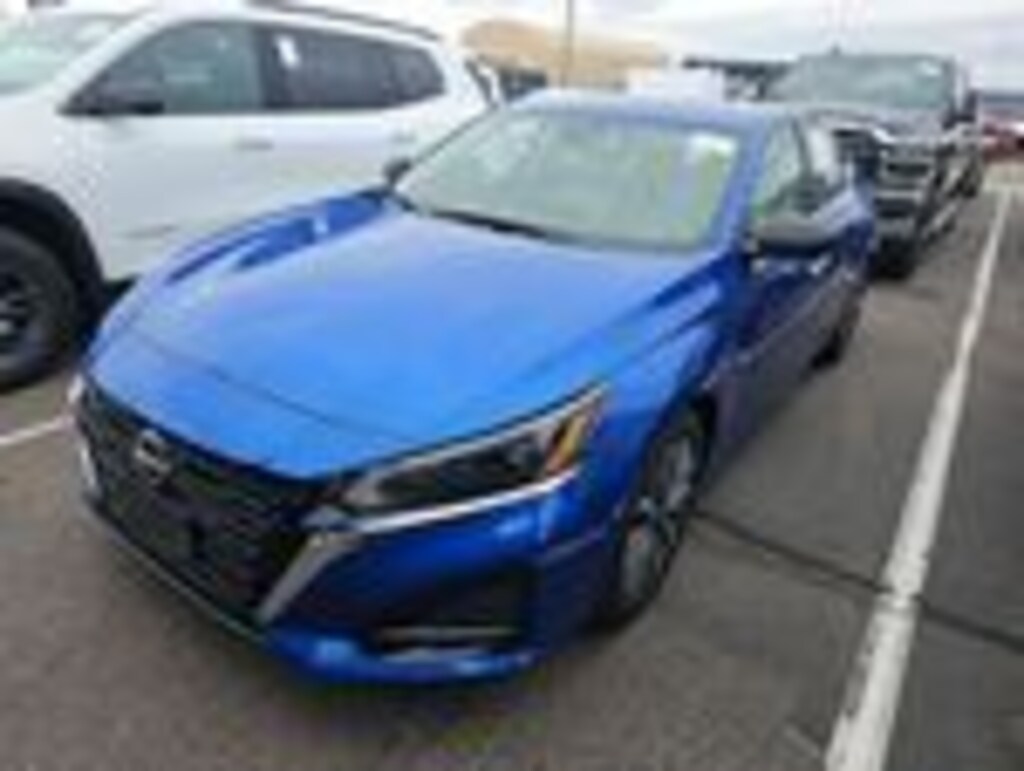 Used 2025 Nissan Altima SV Sedan