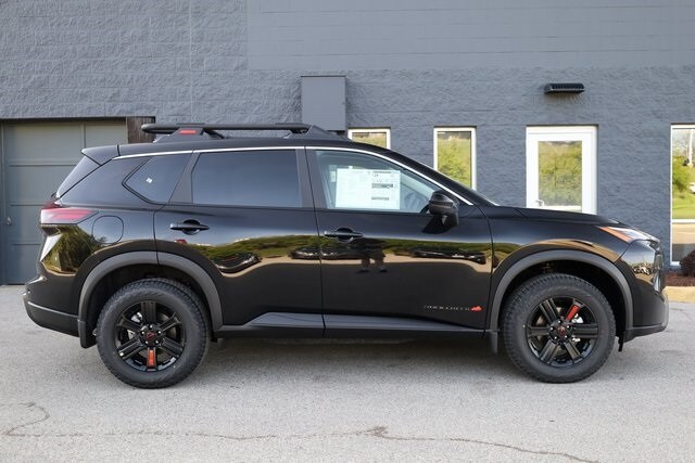 2025 Nissan Rogue SV photo 4