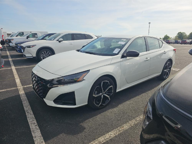 2025 Nissan Altima SR Sedan