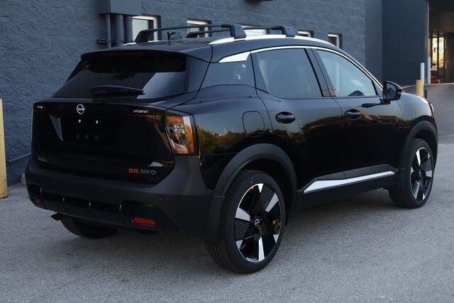 2026 Nissan Kicks SR photo 4