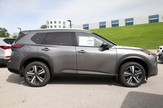 2025 Nissan Rogue SL photo 4