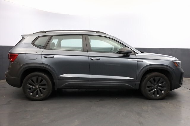 2023 Volkswagen Taos S photo 3