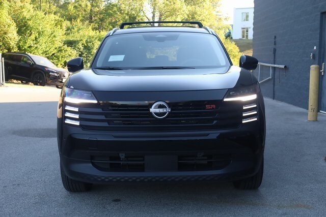 2026 Nissan Kicks SR photo 3