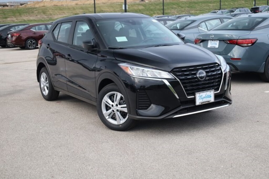 New 2025 Nissan Kicks Play S SUV