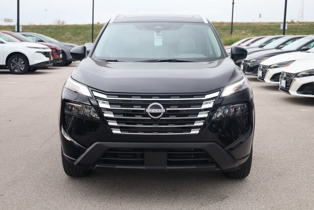 2026 Nissan Rogue SV photo 2