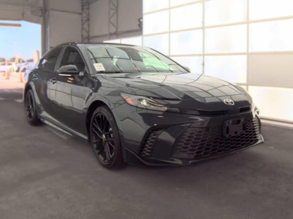 Used 2025 Toyota Camry SE Sedan