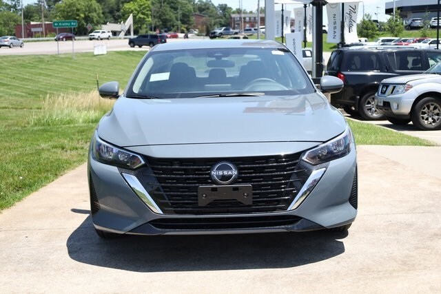 2025 Nissan Sentra SV photo 2