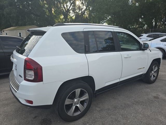 2017 Jeep Compass Latitude photo 4
