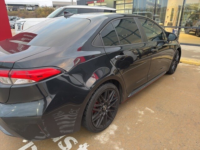 2021 Toyota Corolla LE photo 3