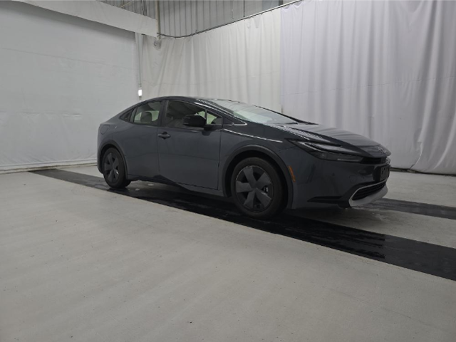 Used 2025 Toyota Prius SE with VIN JTDACACU8S3052851 for sale in St. Louis, MO