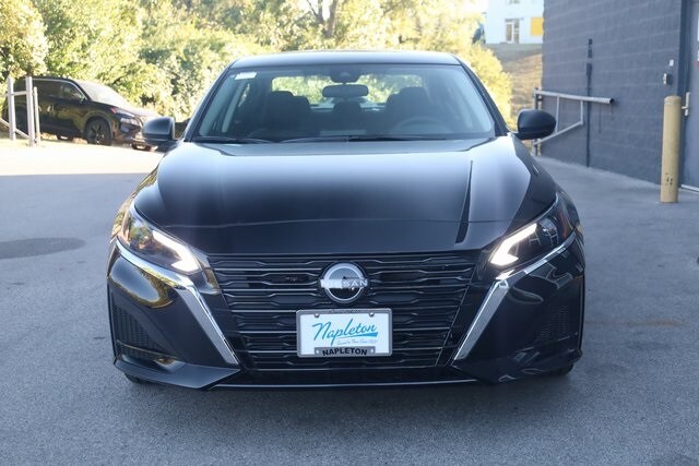 2025 Nissan Altima SV photo 2