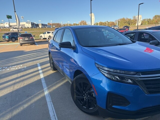 2024 Chevrolet Equinox LS photo 2