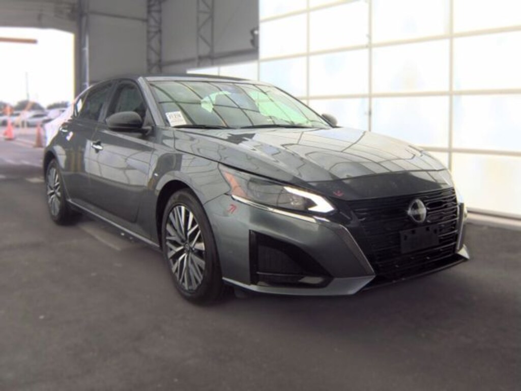 Used 2025 Nissan Altima SV Sedan