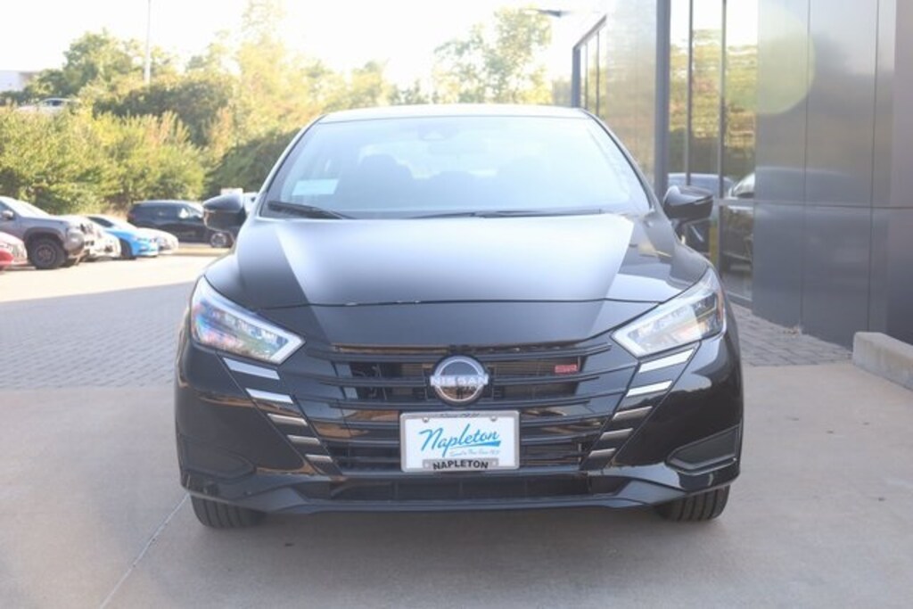 New 2025 Nissan Versa 1.6 SR Sedan