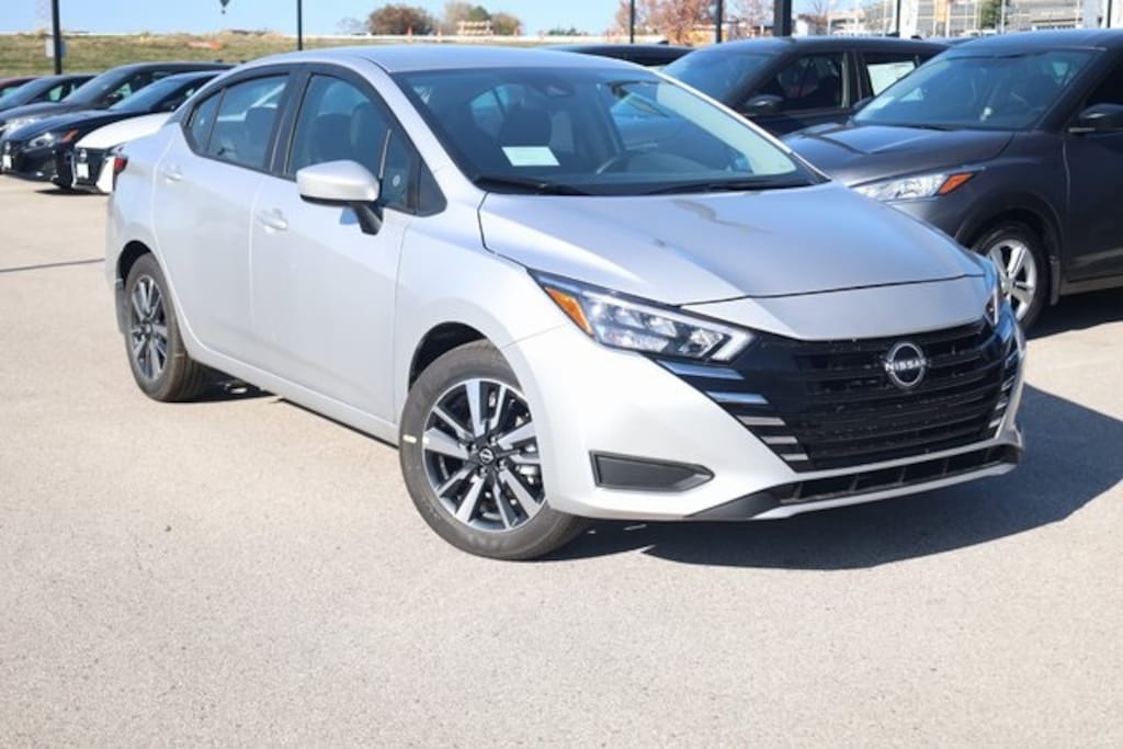 New 2025 Nissan Versa 1.6 SV Sedan