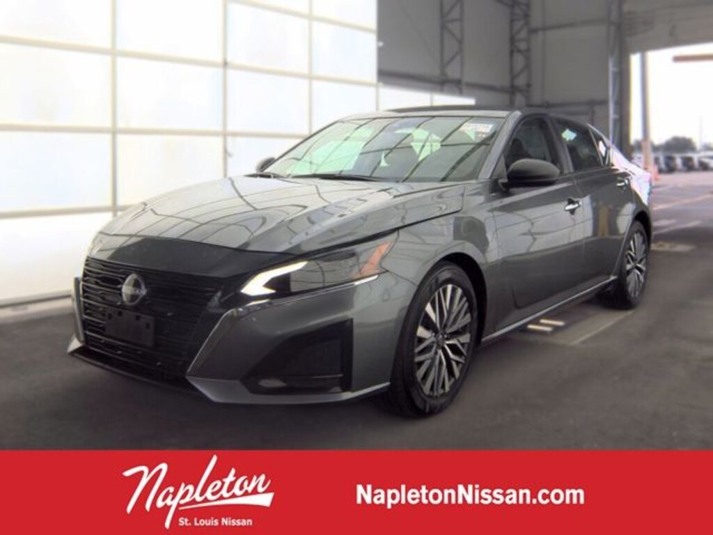 Used 2025 Nissan Altima SV Sedan