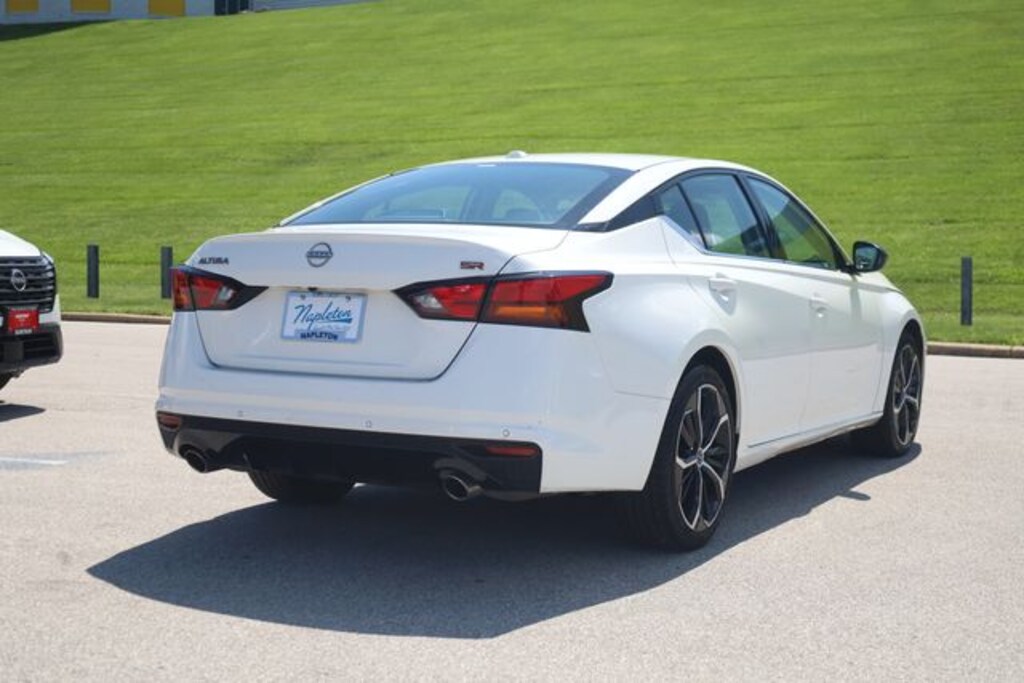 Used 2025 Nissan Altima SR Sedan