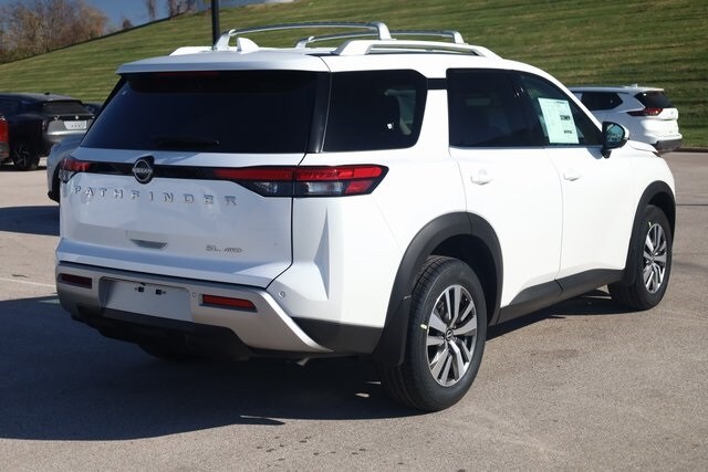 2025 Nissan Pathfinder SL photo 4
