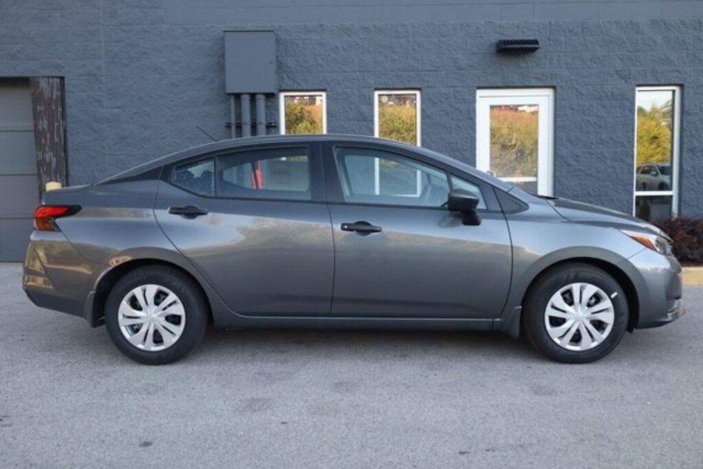 New 2025 Nissan Versa 1.6 S Sedan