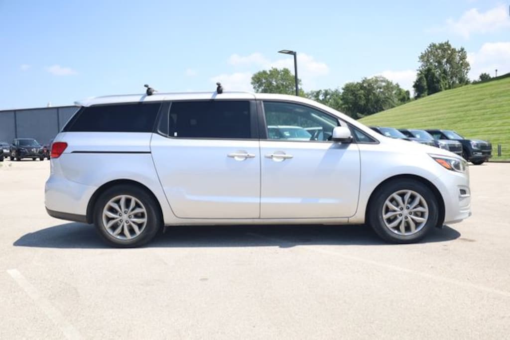 Used 2019 Kia Sedona EX Van Passenger Van
