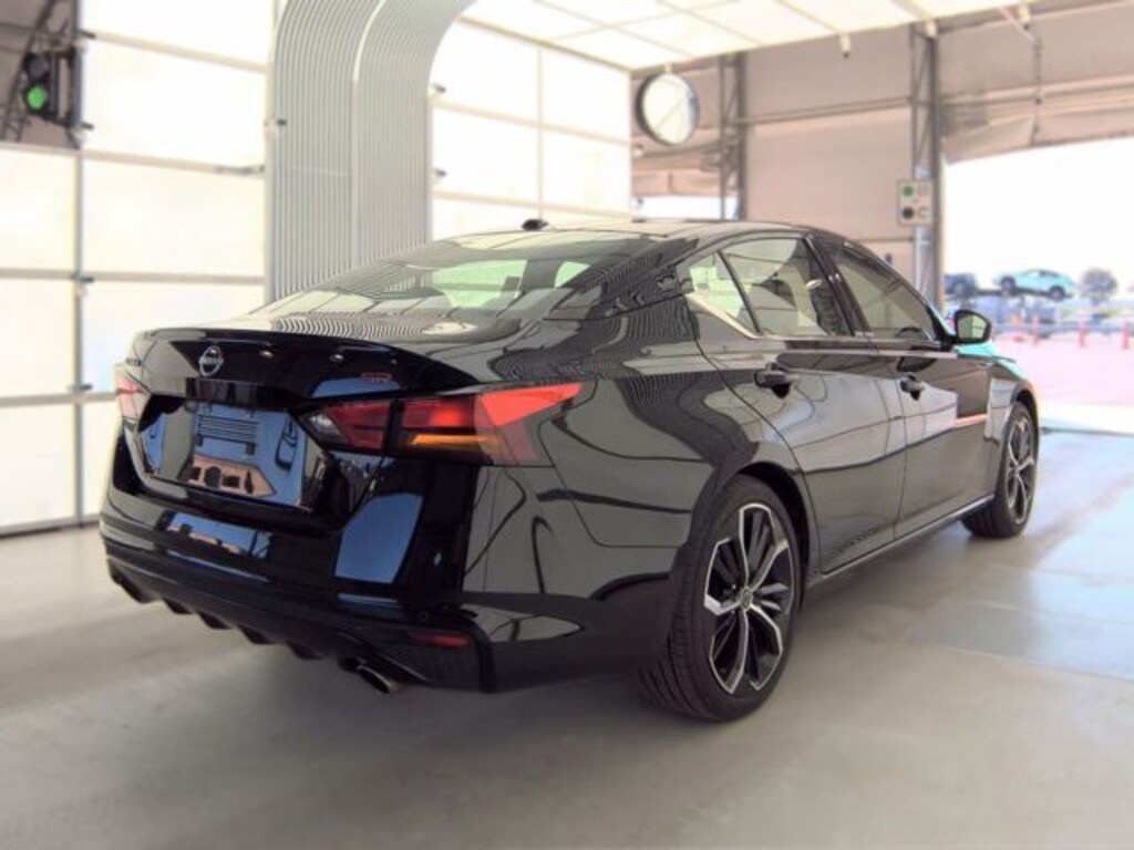 Used 2025 Nissan Altima SR Sedan