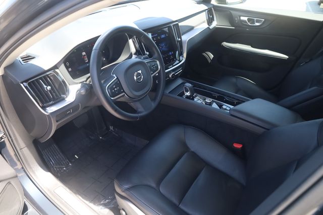 2024 Volvo S60 Core - Photo 9