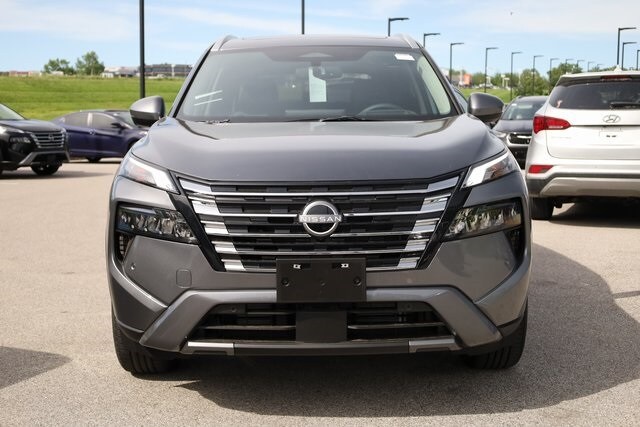 2025 Nissan Rogue SL photo 3