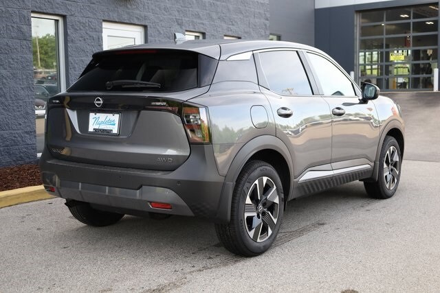 2025 Nissan Kicks SV photo 4
