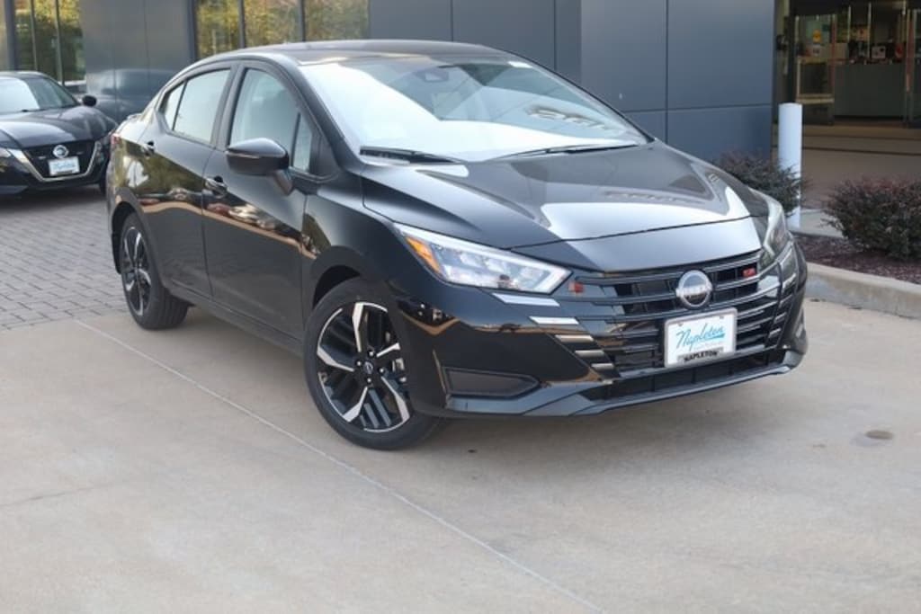 New 2025 Nissan Versa 1.6 SR Sedan