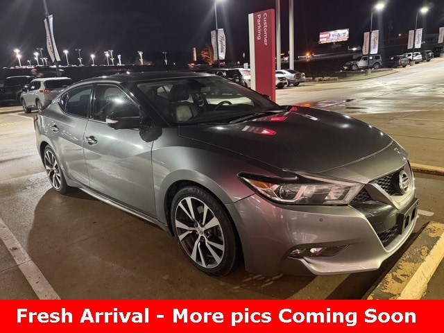 2016 Nissan Maxima Platinum's photo