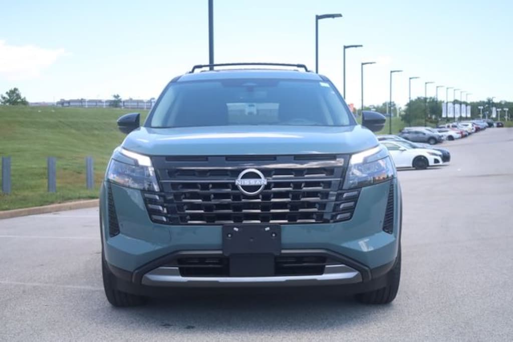 New 2026 Nissan Pathfinder Platinum SUV