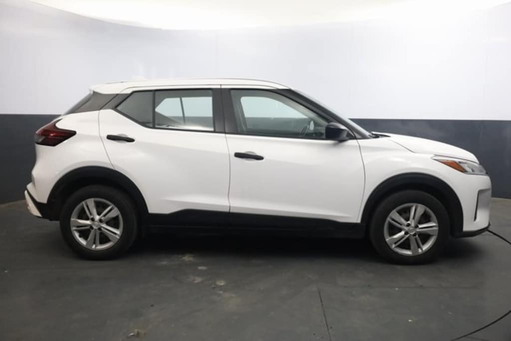 Used 2022 Nissan Kicks S SUV