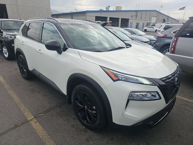 2023 Nissan Rogue SV photo 3