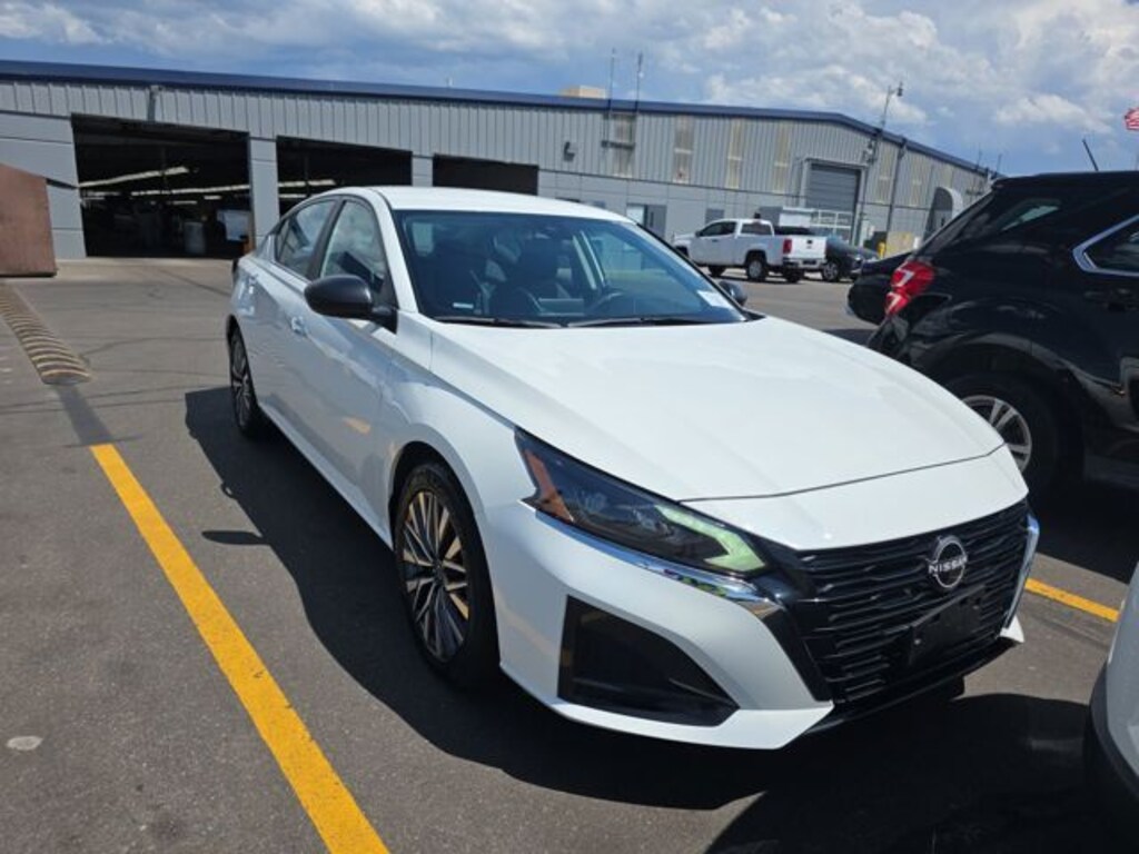 Used 2025 Nissan Altima SV Sedan