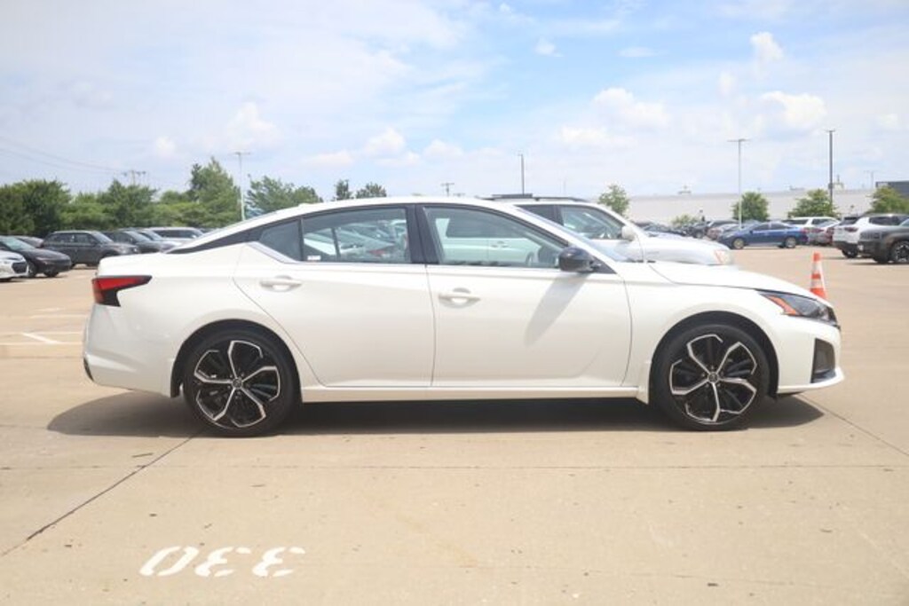 Certified 2025 Nissan Altima SR Sedan