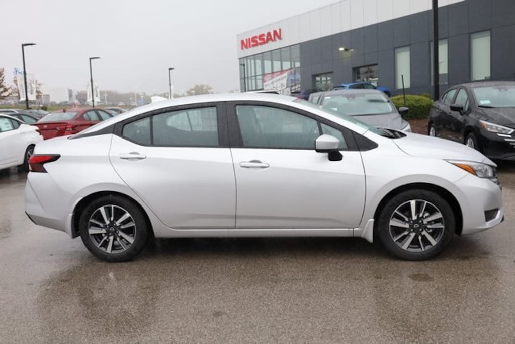 New 2025 Nissan Versa 1.6 SV Sedan