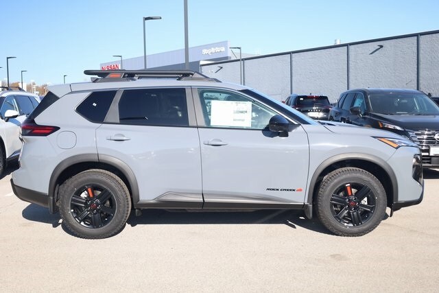 2026 Nissan Rogue SV photo 3