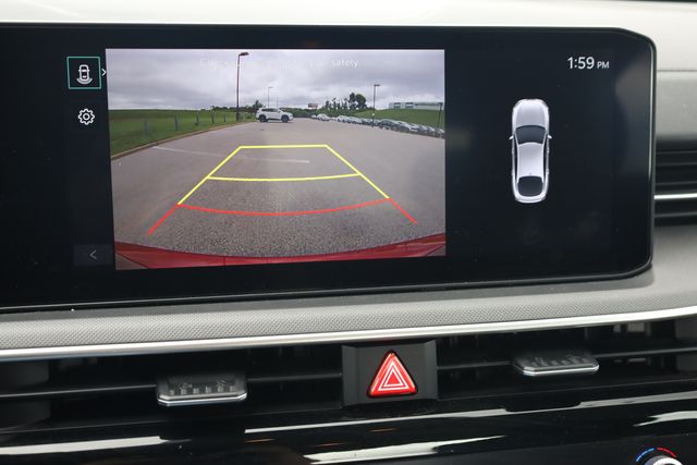 2025 Kia K5 LXS - Photo 18