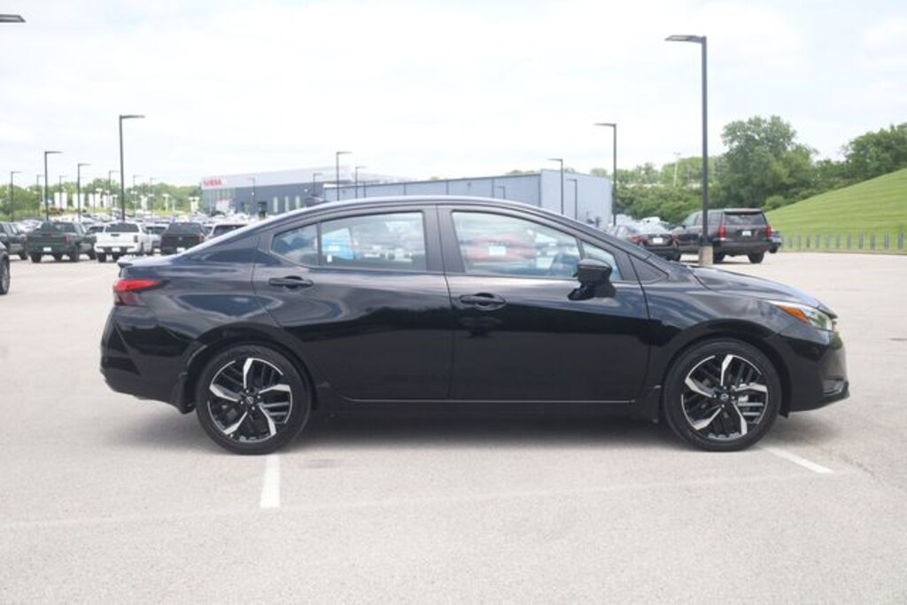 Used 2025 Nissan Versa 1.6 SR Sedan